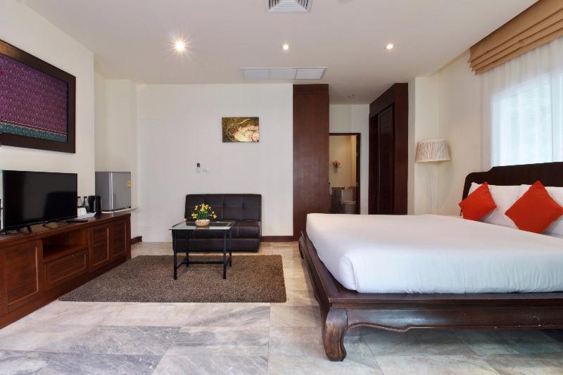 Номер Deluxe, Phunawa Resort Phuket Karon Beach   Sha Plus