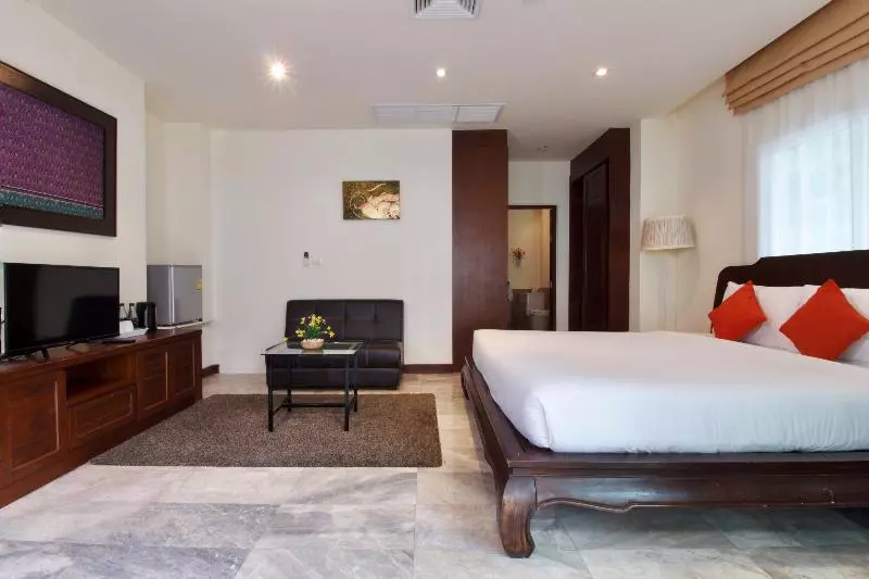 デラックスルーム, Phunawa Resort Phuket Karon Beach