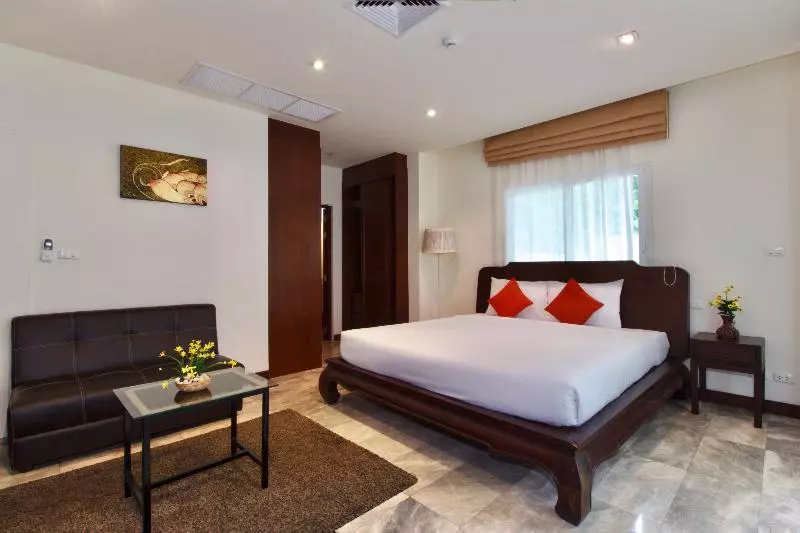 デラックスルーム, Phunawa Resort Phuket Karon Beach