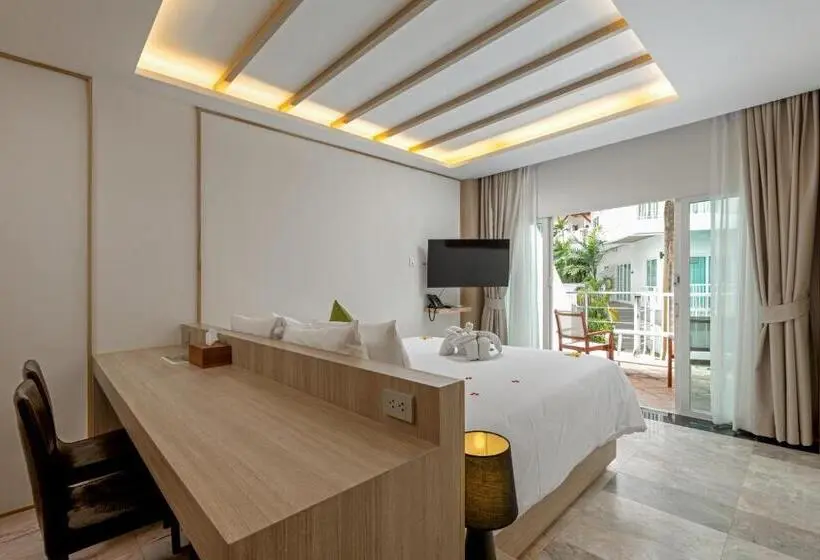 デラックスルーム, Phunawa Resort Phuket Karon Beach