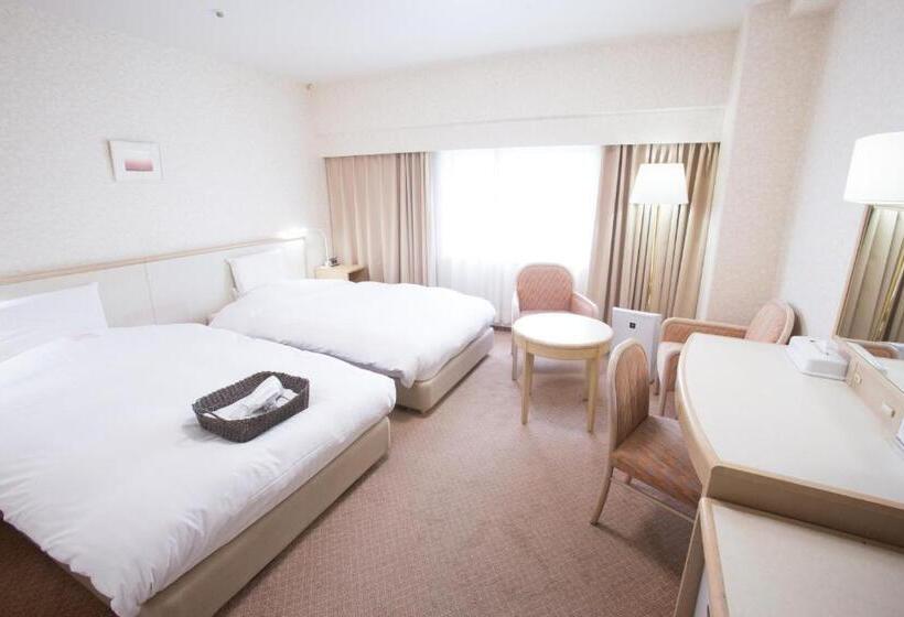 Quarto Estandar, Toyama Chitetsu