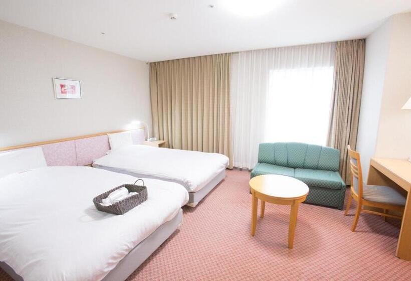 Quarto Deluxe, Toyama Chitetsu