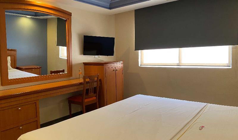 Quarto Deluxe, Toyama Chitetsu