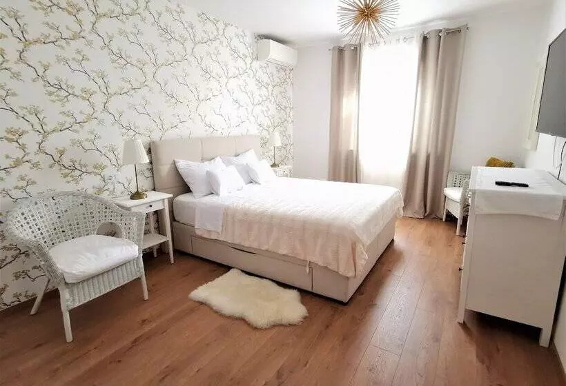 家族用アパートメント, Apartment Miriam