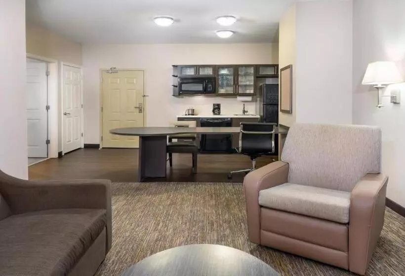 キングサイズベッドのスイートルーム, Candlewood Suites Athens, An Ihg