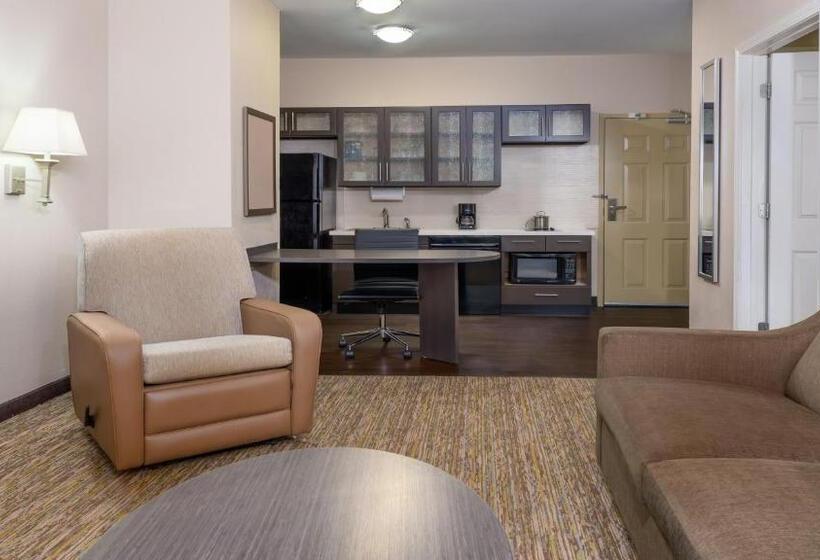 جناح, Candlewood Suites Athens, An Ihg