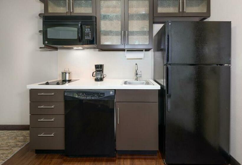 إستوديو قياسى, Candlewood Suites Athens, An Ihg