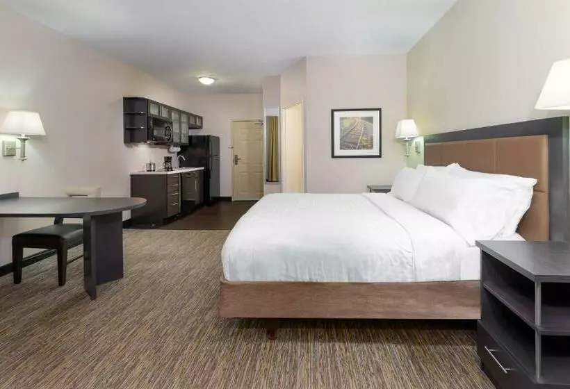 キングサイドベッドのスタンダードワンルーム, Candlewood Suites Athens, An Ihg