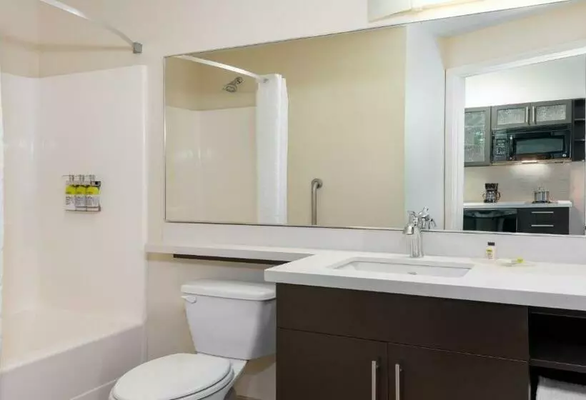 キングサイドベッドのスタンダードワンルーム, Candlewood Suites Athens, An Ihg