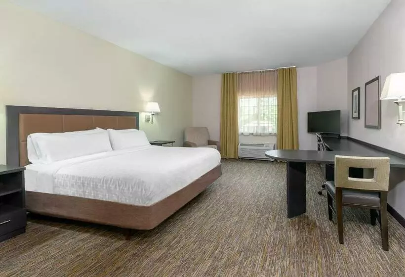キングサイドベッドのスタンダードワンルーム, Candlewood Suites Athens, An Ihg