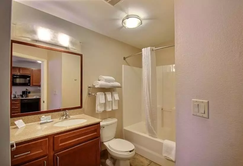 キングサイズベッドのスイートルーム, Candlewood Suites Milwaukee Airport   Oak Creek, An Ihg