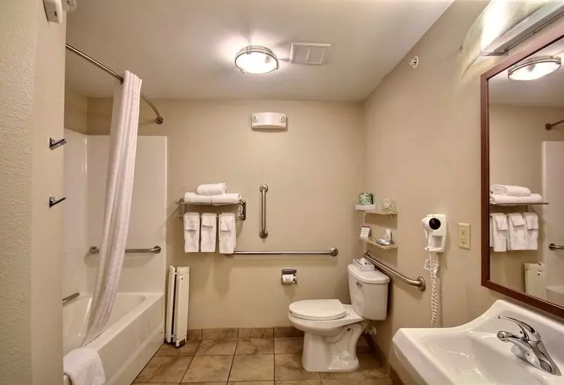 身障者適用スイートルーム, Candlewood Suites Milwaukee Airport   Oak Creek, An Ihg