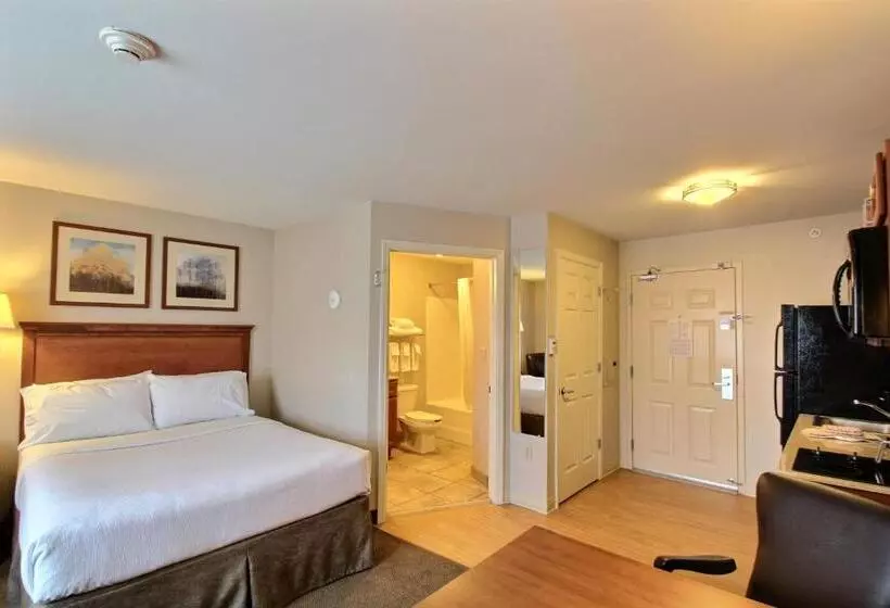 スタンダードスタジオ, Candlewood Suites Milwaukee Airport   Oak Creek, An Ihg