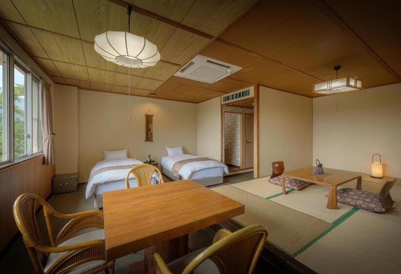 غرفة قياسية حمام مشترك, Yamagataya