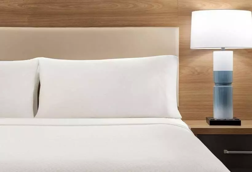 スタンダードスタジオ, Candlewood Suites Boise Meridian, An Ihg