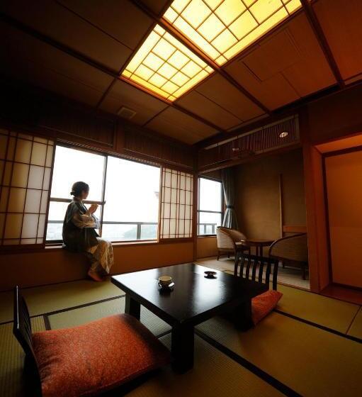 غرفة قياسية مطلّة علي البحر, Shintomi Tei