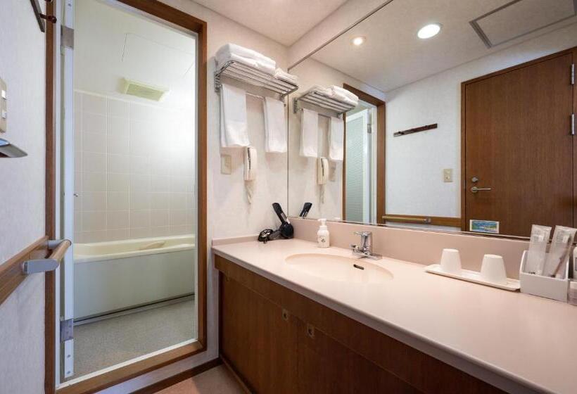 סוויטת ג'וניור, Ise Pearl Pier