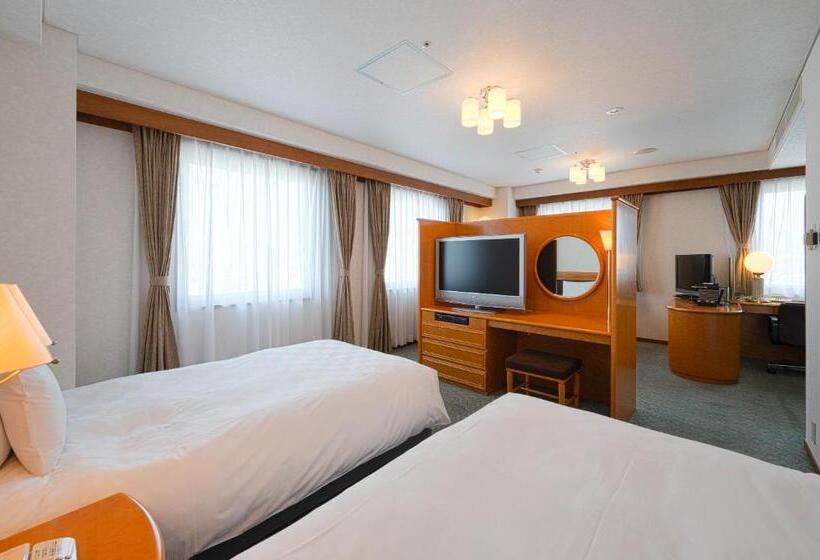 주니어 스위트, Ise Pearl Pier