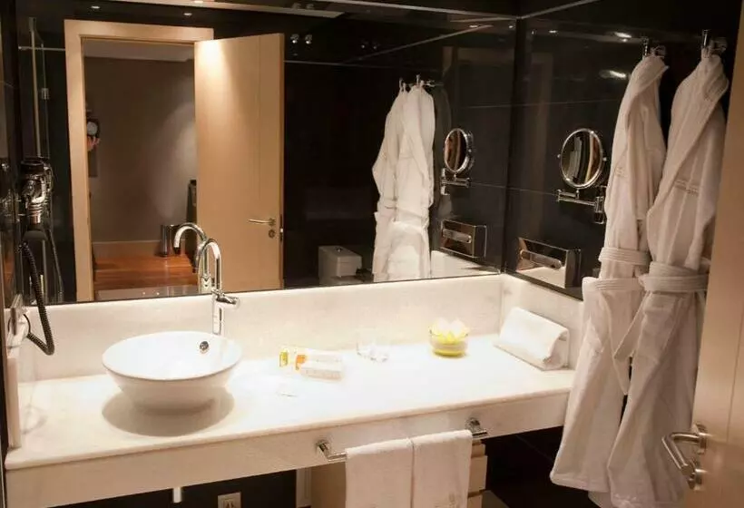 سوییت لوکس, Nexus Valladolid Suites &