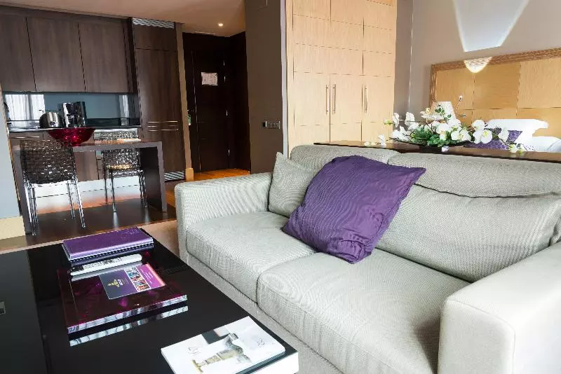 سوئیت پریمیوم, Nexus Valladolid Suites &