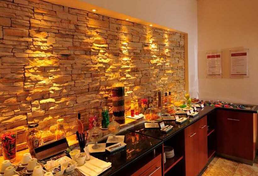 غرفة تنفيذية, Parkcity Everly