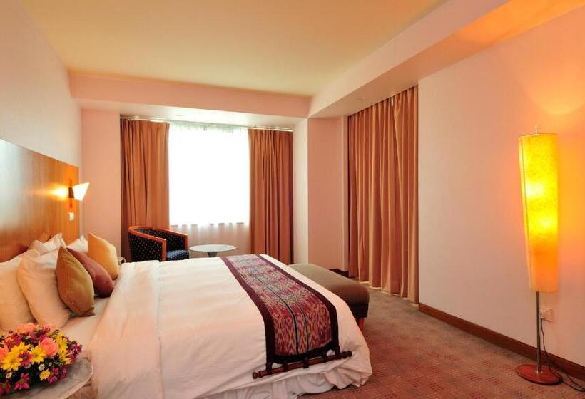 جناح مطلّ علي البحر, Parkcity Everly