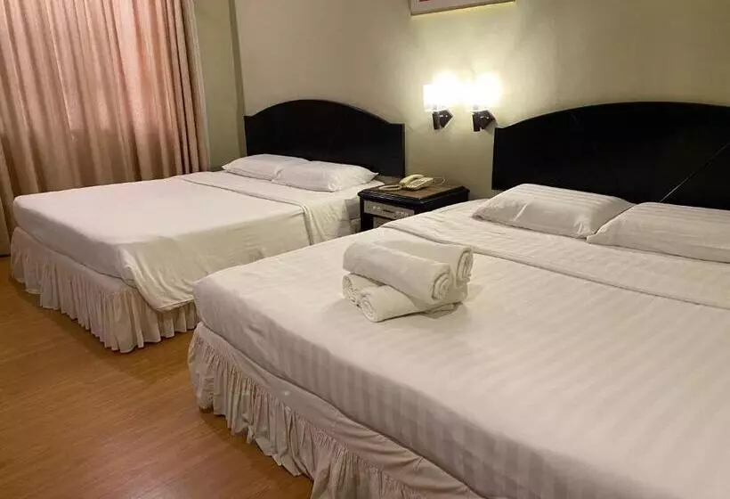 Deluxe Neljän Hengen Huone, Rosa Passadena