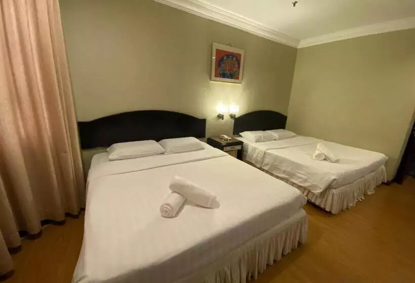 Deluxe Neljän Hengen Huone, Rosa Passadena