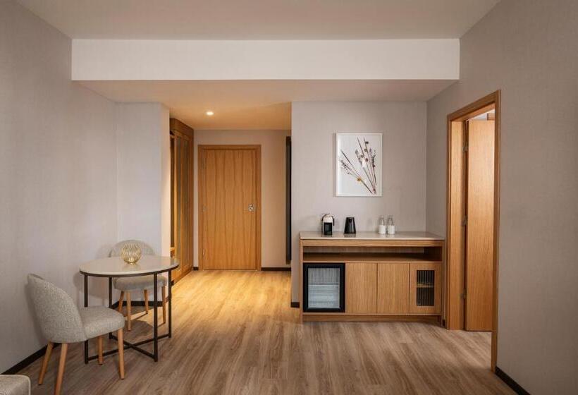 جناح مطلّ علي الجبل, Hyatt Regency Pravets Resort