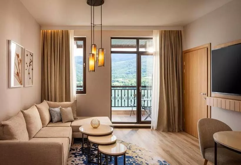 Suite with lake view, Hyatt Regency Pravets Resort