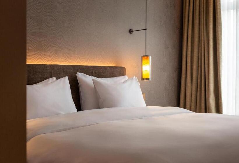 Suite with lake view, Hyatt Regency Pravets Resort