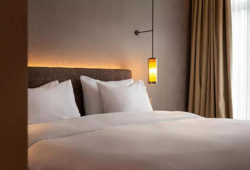 Suite with lake view, Hyatt Regency Pravets Resort