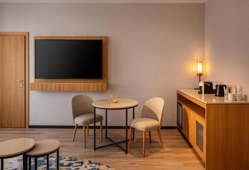 جناح مطل على البحيرة, Hyatt Regency Pravets Resort