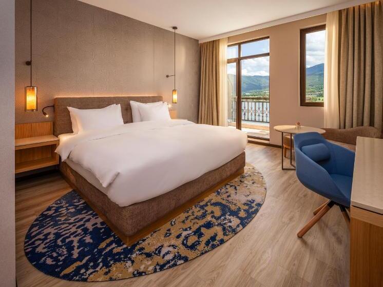 جناح مطل على البحيرة, Hyatt Regency Pravets Resort