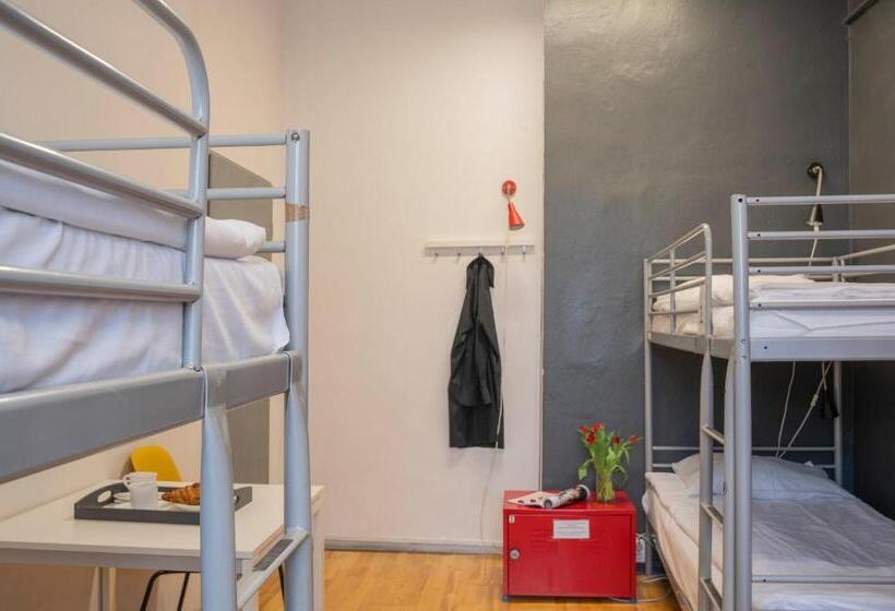 Cama em Quarto Compartilhado, New World St Hostel And Private Room
