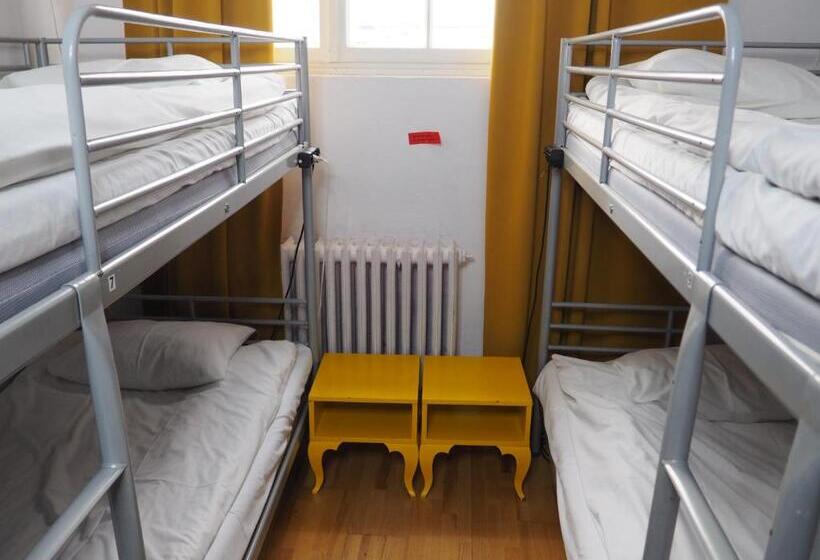 Quarto quádruplo Económico Casa de banho partilhada, New World St Hostel And Private Room
