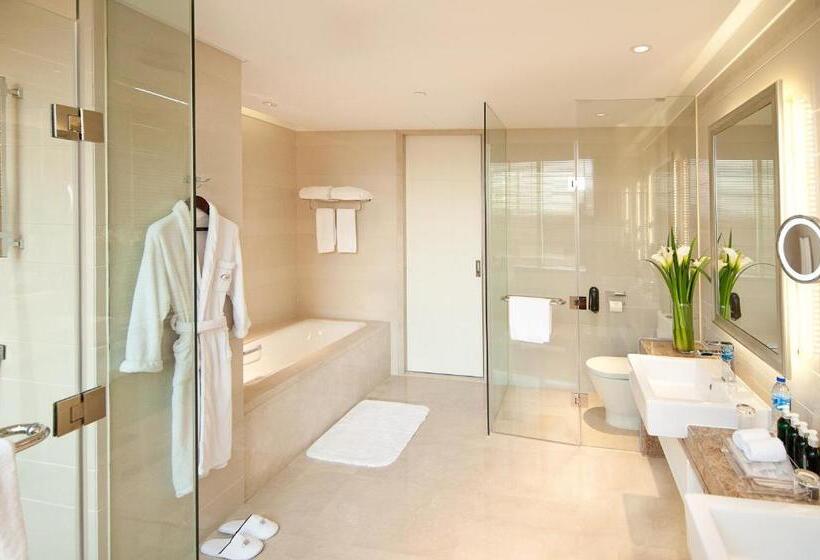 Люкс 2 Спальни, Crowne Plaza Shanghai Anting Auto City