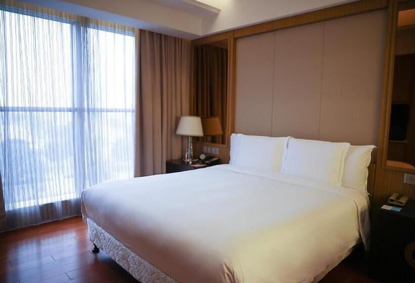 Люкс Вид Гольф, Crowne Plaza Shanghai Anting Auto City