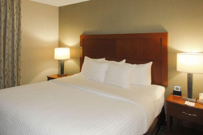 سوئیت 2 خوابه, Crowne Plaza Shanghai Anting Auto City