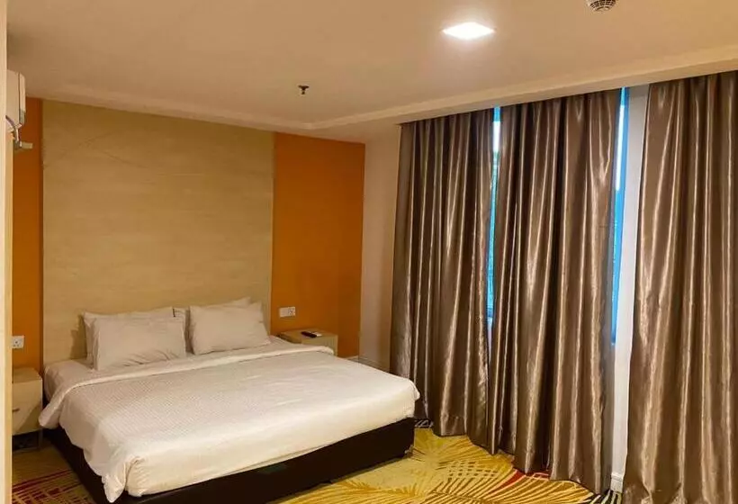 اتاق لوکس با تخت بزرگ, De Palma Hotel Shah Alam