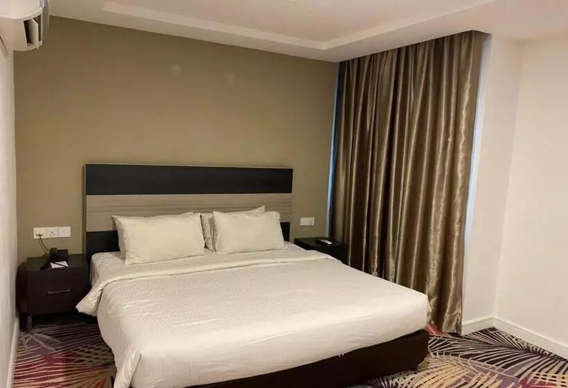 اتاق لوکس با تخت بزرگ, De Palma Hotel Shah Alam