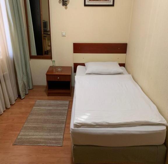 اتاق استاندارد یک تخته با بالکن, Ilinden