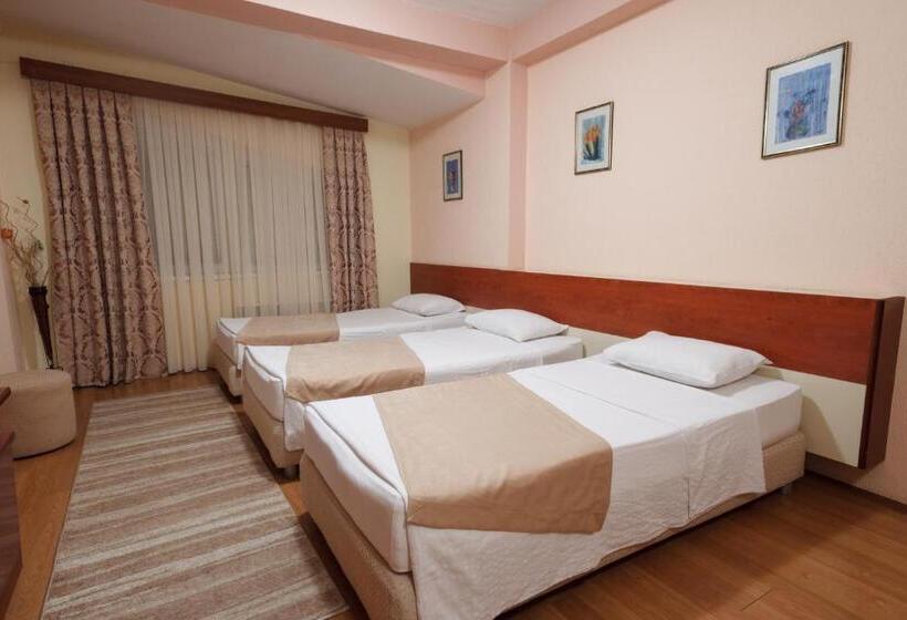 اتاق استاندارد سه نفره, Ilinden