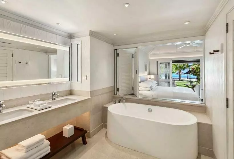 سوییت جونیور با چشم‌انداز دریا, Lux Le Morne Resort