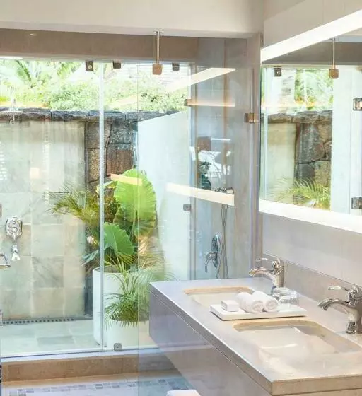 سوییت خانوادگی, Lux Le Morne Resort