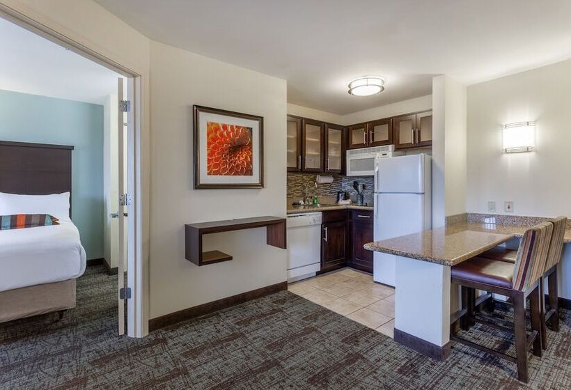 침실 2개 스위트, Staybridge Suites Davenport, An Ihg