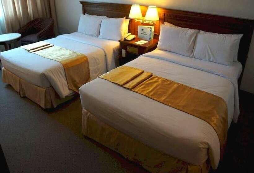 Camera Deluxe, Tiara Oriental