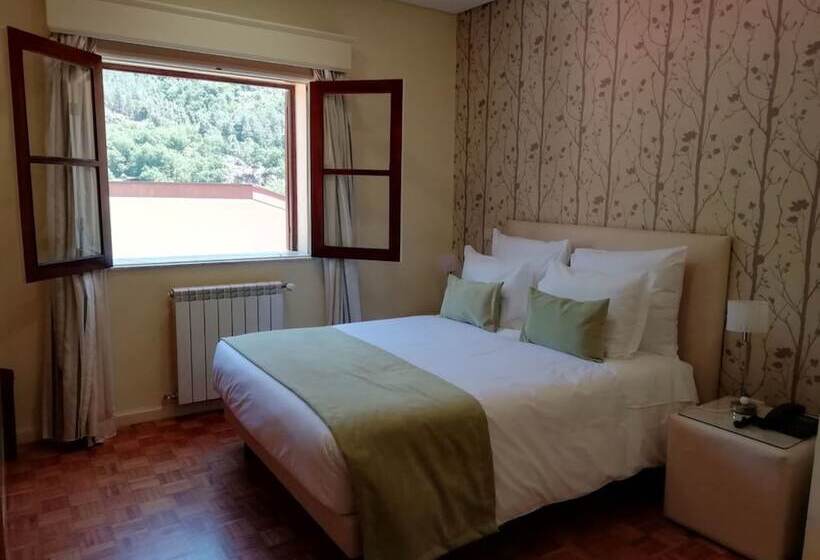 غرفة قياسية, Adelaide