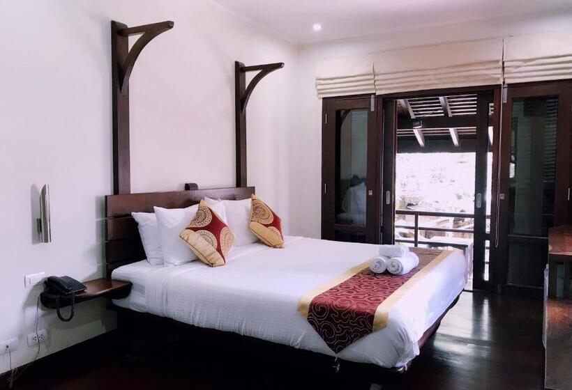디럭스 스위트, Ancient Luang Prabang