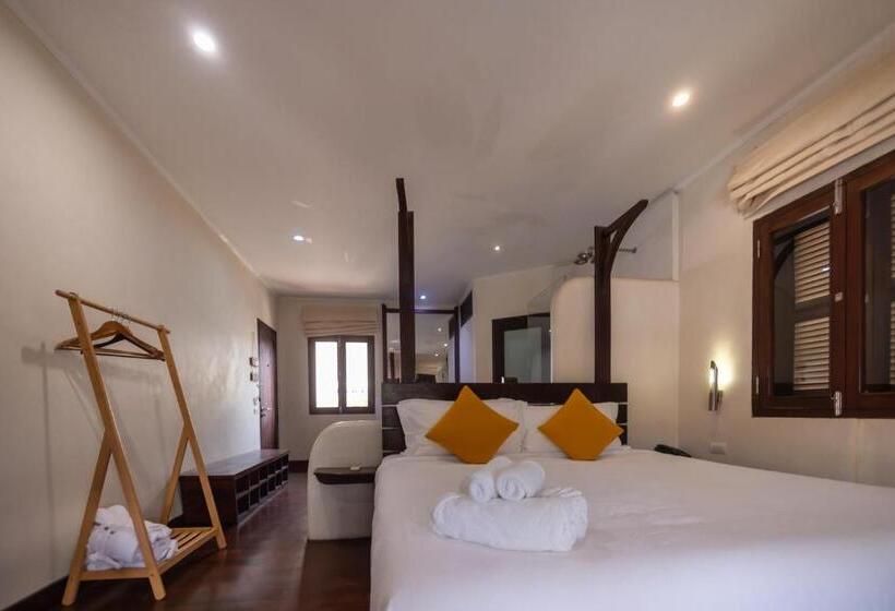 جناح ديلوكس, Ancient Luang Prabang